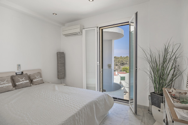 Modernes Penthouse mit herrlichem Blick auf das Meer in Cala Pi Bild 11