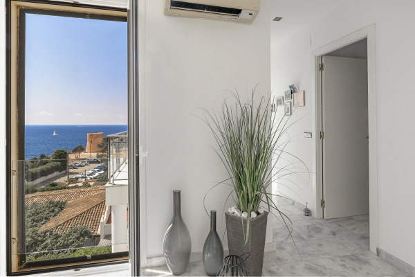 Modernes Penthouse mit herrlichem Blick auf das Meer in Cala Pi Bild 12