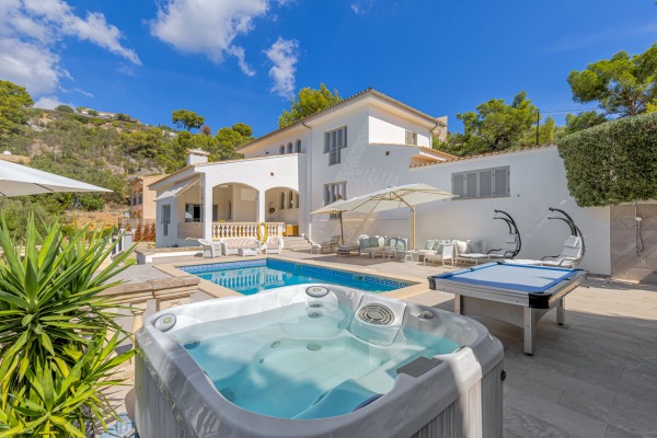 Mediterrane Villa mit herrlichem Panoramablick und viel Privatsphäre