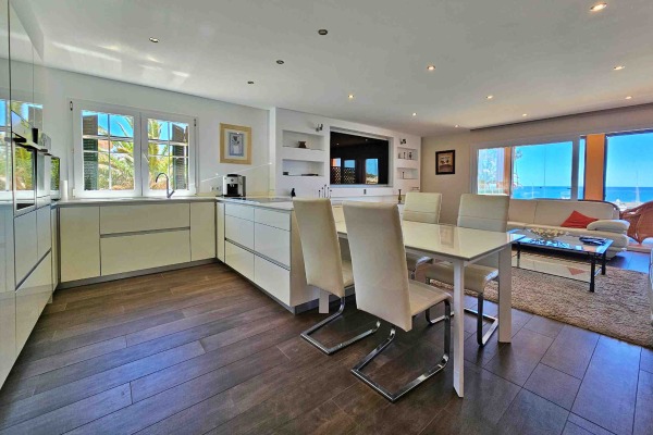 Apartment mit Meerblick in privilegierter Lage direkt am Yachthafen Port Adriano Bild 3