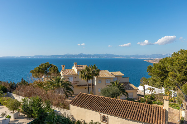 Mediterrane Villa mit viel Potential und Blick in die Bucht von Palma Bild 4