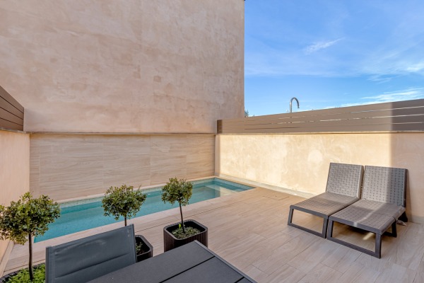 Modernes Stadt-Reihenhaus mit privatem Pool in Sa Cabaneta bei Palma Bild 2