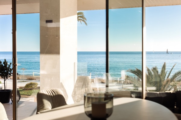 Designer Luxuswohnung direkt an der Promenade in 1. Meereslinie von Portixol