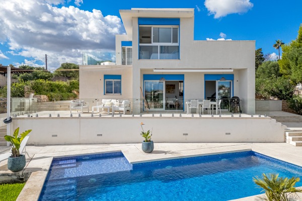 Moderne Villa mit Pool und Meerblick auf zwei Buchten Bild 2