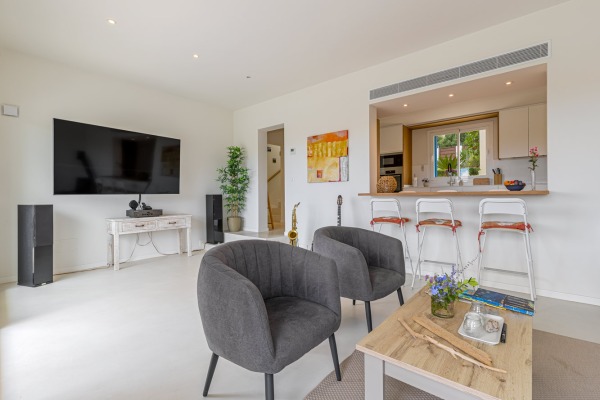 Moderne Villa mit Pool und Meerblick auf zwei Buchten Bild 7