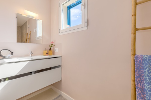Moderne Villa mit Pool und Meerblick auf zwei Buchten Bild 12