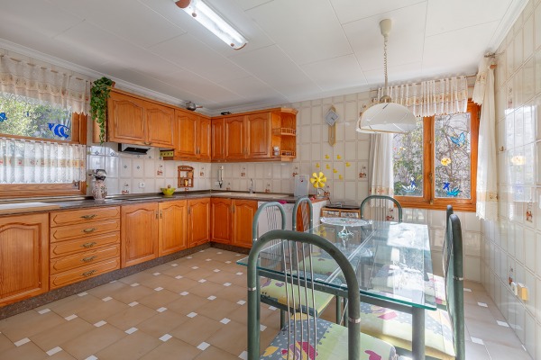 Traditionelle Villa mit viel Potenzial zur Umgestaltung Bild 8