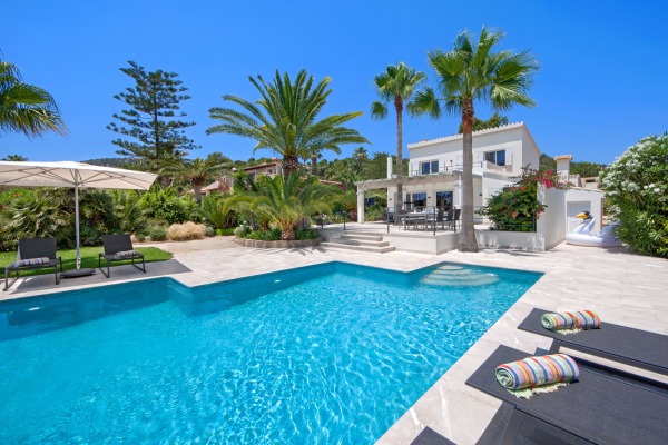 Exklusive, mediterrane Villa mit Meerblick in begehrter Lage von Port Andratx Bild 2