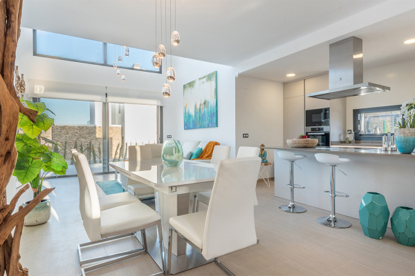 Neugebaute Meerblick-Villa mit Pool im Nordosten Mallorcas Bild 5