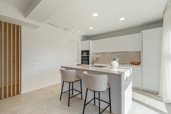 Modernes Neubau-Reihenhaus mit privatem Pool Bild 6