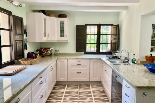 Mallorquinische Villa in malerischer Lage am Fuße des Tramuntana-Gebirges Bild 9