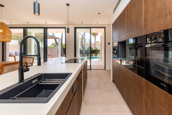 Luxuriöse Neubauvilla mit Pool in Cap des Moro im Naturpark Mondragó Bild 7