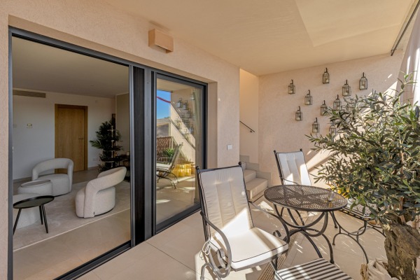 Neuwertiges, modernes Penthouse mit großer Dachterrasse in Ses Salines Bild 8