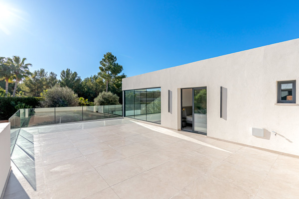 Moderne, kernsanierte Luxusvilla in exklusiver Wohnlage von Santa Ponsa Bild 12