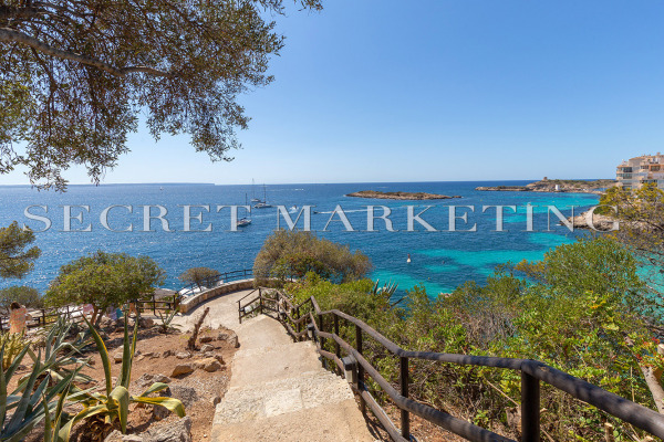 Exklusives Neubau-Anwesen mit Pool in Cala Vinyas