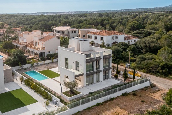 Moderne Neubauvilla in Cala Murada an der Ostküste Mallorcas Bild 9